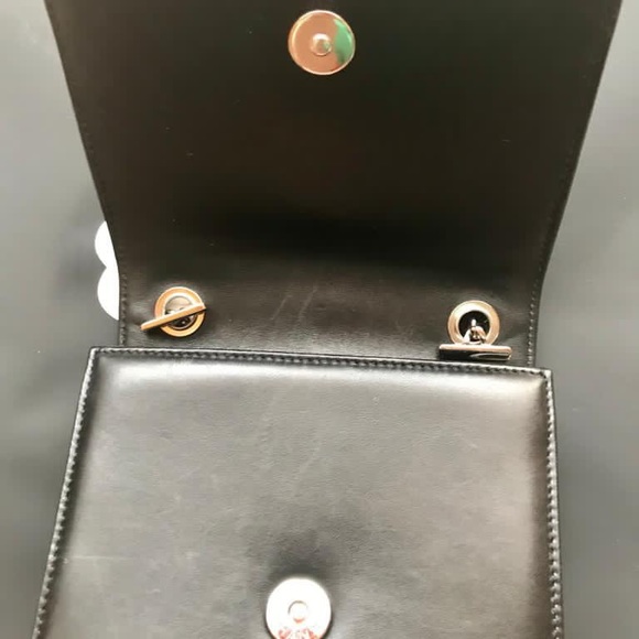 Chanel LEGO black and white bag - Picture 4 of 11